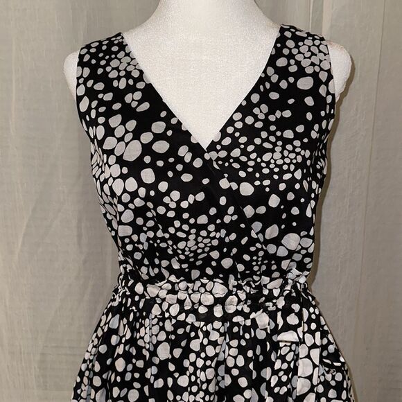 MK 12 Black White Spotted Polka Pebbles Sleeveless Faux Wrap V-Neck A-Line Dress - Picture 3 of 13